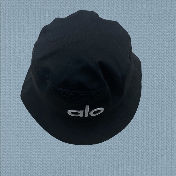 ALO Yoga Accessories - ALO Yoga Weekender Bucket Hat